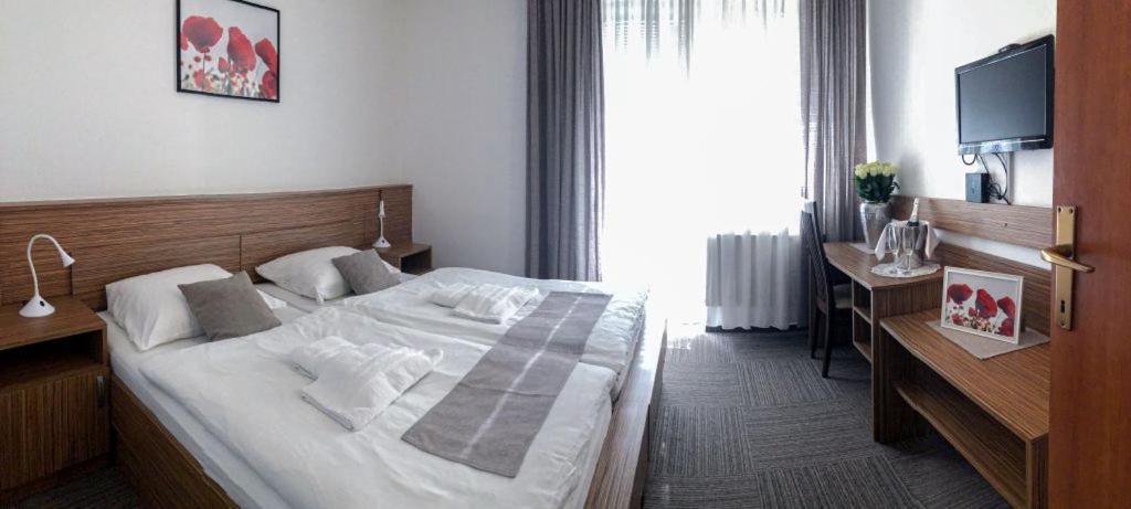 Restavracija In Prenocisca Carda Hotell Martjanci Exteriör bild