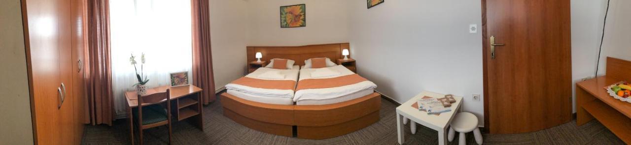 Restavracija In Prenocisca Carda Hotell Martjanci Exteriör bild